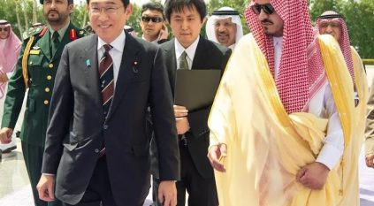 رئيس وزراء اليابان يغادر جدة بعد زيارة رسمية للسعودية