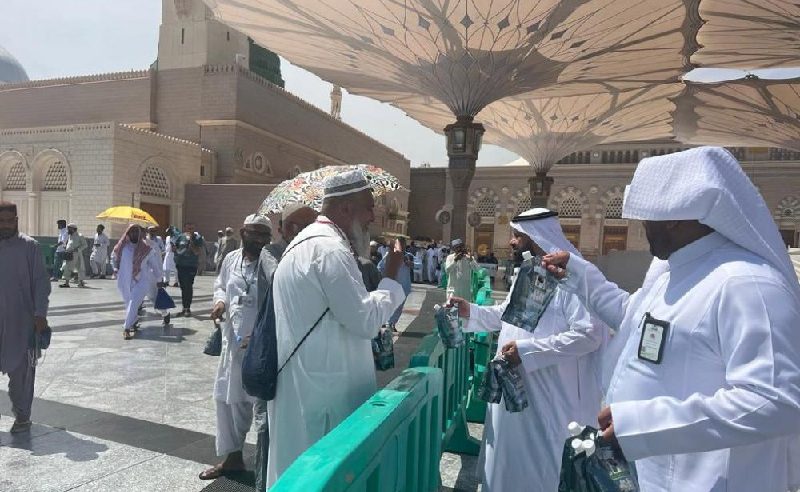 توزيع 80 ألف عبوة ماء زمزم يوميًا على قاصدي المسجد النبوي