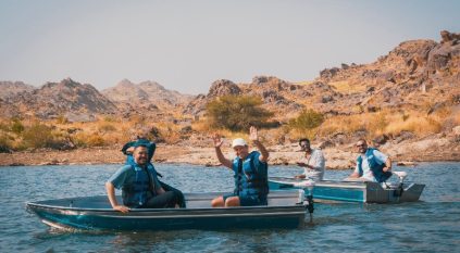 تجربة وزير السياحة لقوارب التجديف في بحيرة سد وادي ترج