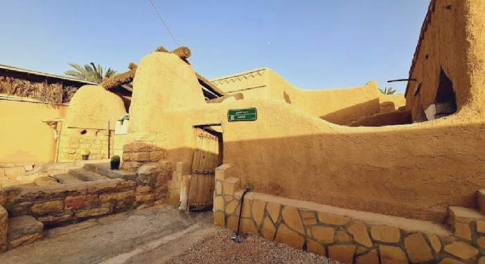 300 عام شاهدًا على بناء مسجد العفيري بالدرعية