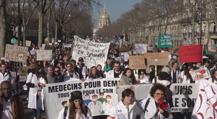 50% من أطباء مستشفيات فرنسا يضربون عن العمل
