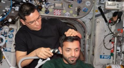 طريقة حلاقة الشعر في الفضاء