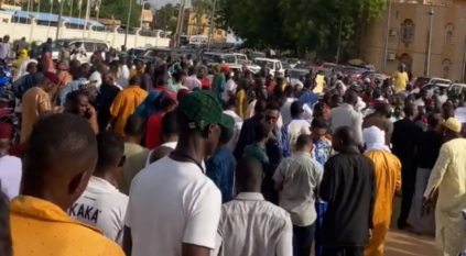 مظاهرات لإنهاء حصار رئيس النيجر