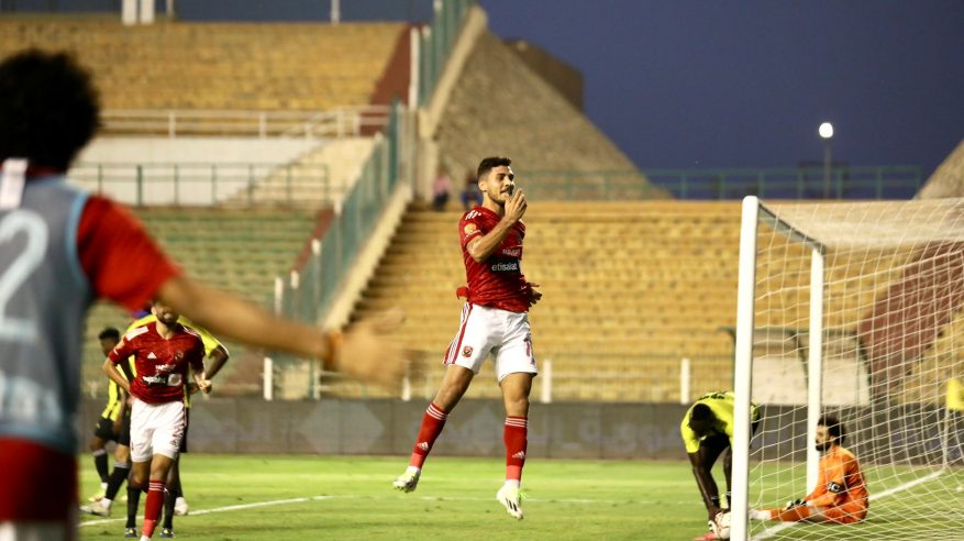 لقب هداف الدوري المصري يُداعب محمد شريف