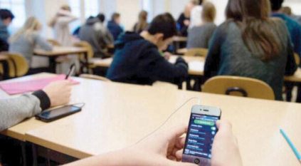 حظر الهواتف والساعات الذكية في مدارس هولندا