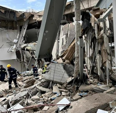 وفاتان وإصابتان جراء انهيار سقف مبنى بالمركز الحضاري في حبونا