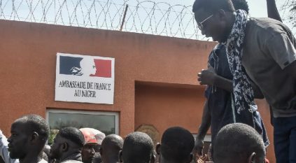 رفع الحصانة عن السفير الفرنسي بالنيجر