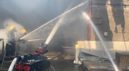 مدني الرياض يخمد حريقًا في ورشة نجارة