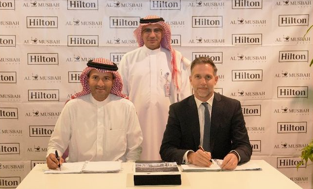 توقيع اتفاقية بين سلسلة فنادق هيلتون وشركة المصباح