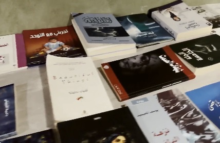 إقبال وتفاعل كبير على مبادرة كشك الكتب لتشجيع الأهالي على القراءة