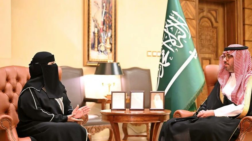 سعود بن جلوي يستقبل مدير عام التعليم بجدة