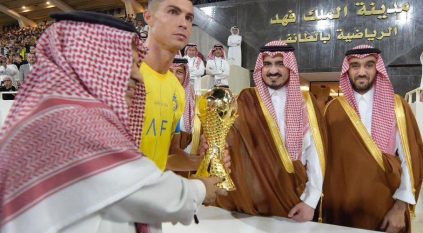 بدر بن سلطان يتوج النصر بالبطولة الأغلى