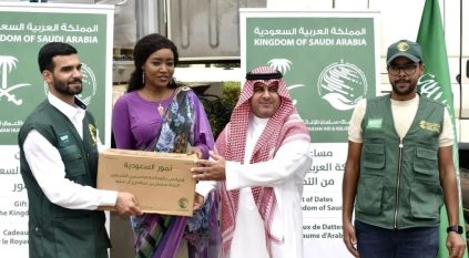 تسليم 110 أطنان من التمور هدية السعودية لـ تشاد