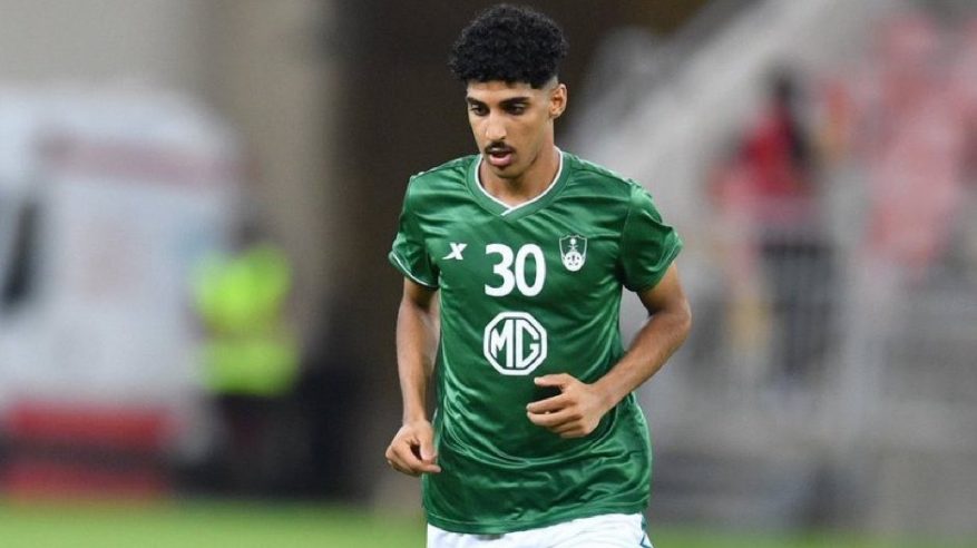 إصابة نجم الأهلي السعودي بارتجاج في الرأس