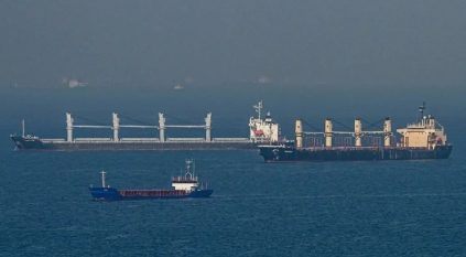 أوكرانيا: فتح ممر مؤقت للسفن التجارية بالبحر الأسود