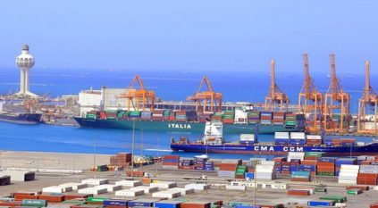 ميناء جدة يحقق أعلى مناولة شهرية بـ 491 ألف حاوية