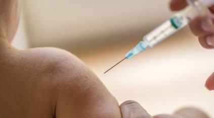 حلان لتجنب تلف كروت التطعيمات الورقية
