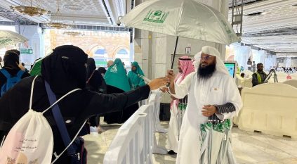توزيع 10 آلاف مظلة على قاصدي المسجد الحرام