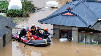 لقطات اجتياح العاصفة خانون لكوريا الجنوبية وإجلاء 10 آلاف شخص