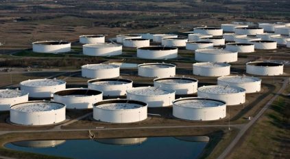مخزونات النفط الأمريكية تتراجع إلى 6.195 مليون برميل