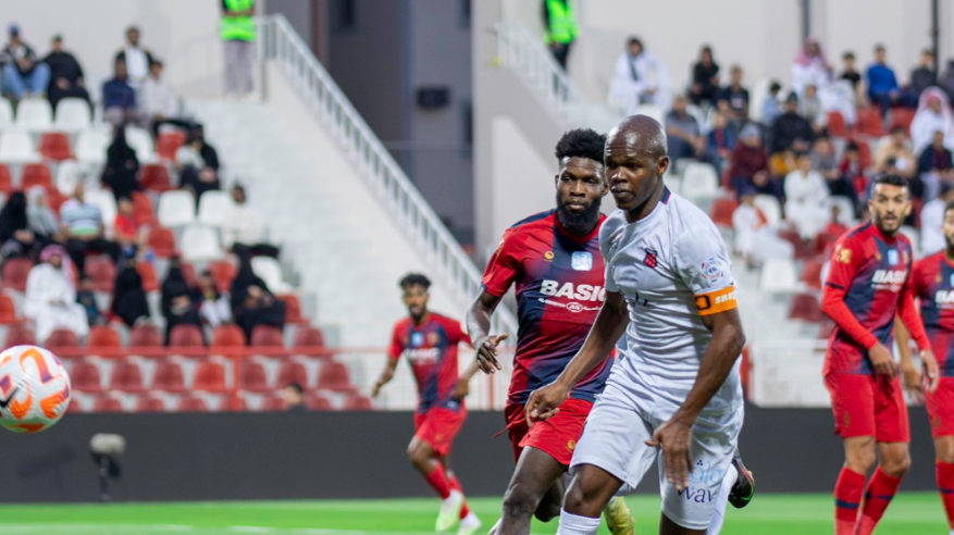 الرياض يتصدر دوري روشن مؤقتًا بالتعادل ضد ضمك