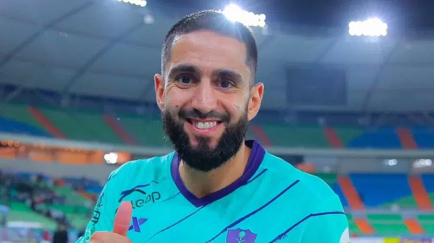 رياض بودبوز باق في دوري روشن
