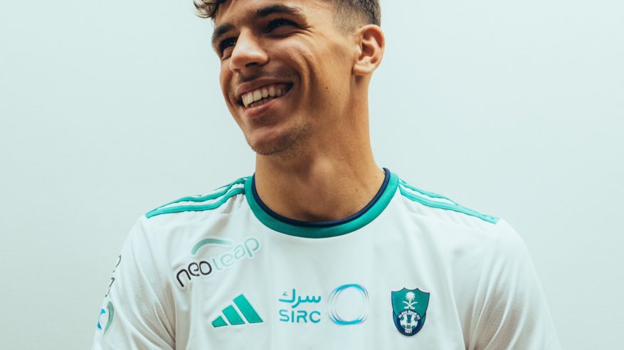 فيجا: لم أنتقل للأهلي بسبب المال وفخور باختياري