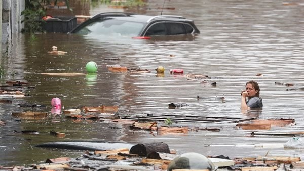 2000 قتيل و5 آلاف مفقود جراء الفيضانات بليبيا