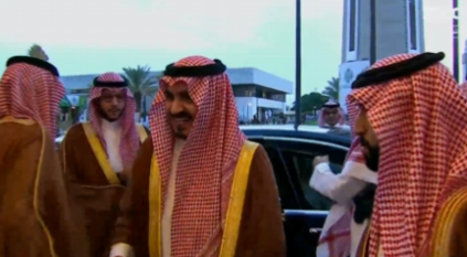لحظة وصول نائب أمير مكة لنهائي كأس الملك سلمان للأندية