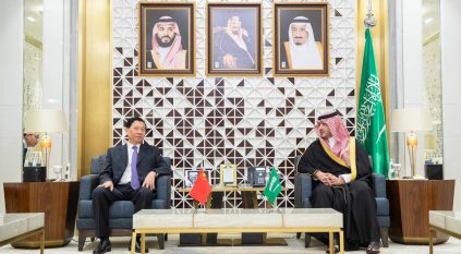 عبدالعزيز بن سعود يعقد مباحثات رسمية مع وزير إدارة الطوارئ الصيني