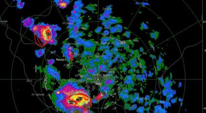 تأثر مرتفعات وسهول عسير وجازان بسحب ركامية وأمطار غزيرة