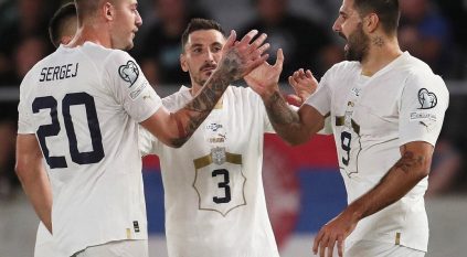 هاتريك ميتروفيتش يقود صربيا لفوز ثمين أمام ليتوانيا