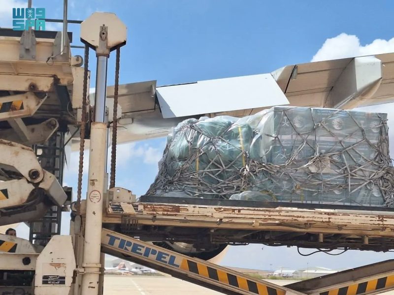 وصول الطائرة الإغاثية السعودية الثالثة إلى ليبيا لمساعدة المتضررين من الفيضانات