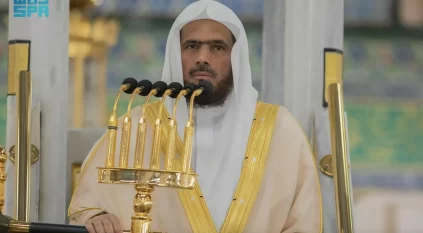 خطيب المسجد النبوي: قيادة السعودية النموذج المحتذى في النصرة والدعم