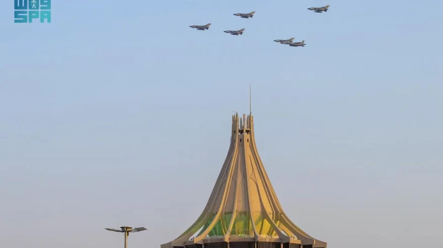 عروض المقاتلات الجوية فوق قصر الملك عبدالعزيز بالخرج