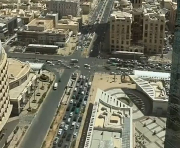 انسيابية الحركة المرورية في تقاطع العليا والتحلية بالرياض