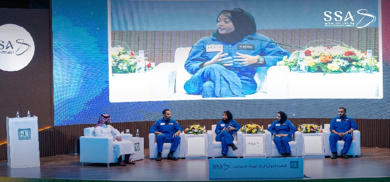 لقطات من زيارة رواد الفضاء السعوديين لجامعة الملك خالد