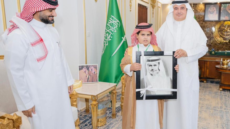 محافظ رفحاء يستقبل الأطفال ذوي الإعاقة