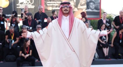 الفنان محمد الشهري يخطف الأنظار بالزي السعودي في مهرجان فينيسيا