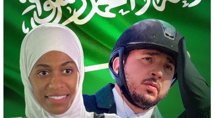الشربتلي ودنيا أبو طالب يرفعان العلم السعودي في افتتاح هانغتشو 2022