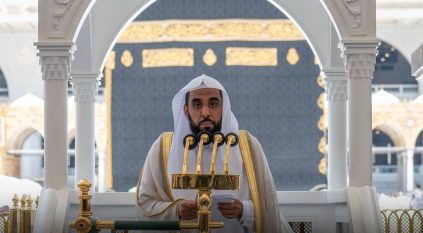 خطيب المسجد الحرام: الملك عبدالعزيز وحد السعودية وجمع شتاتها سائرًا على شرع الله