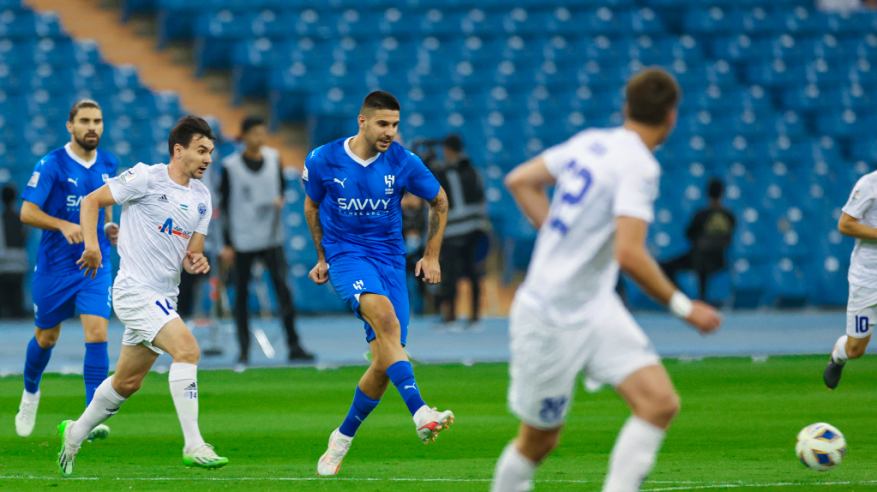 التعادل السلبي عنوان الشوط الأول بين الهلال ونافباخور