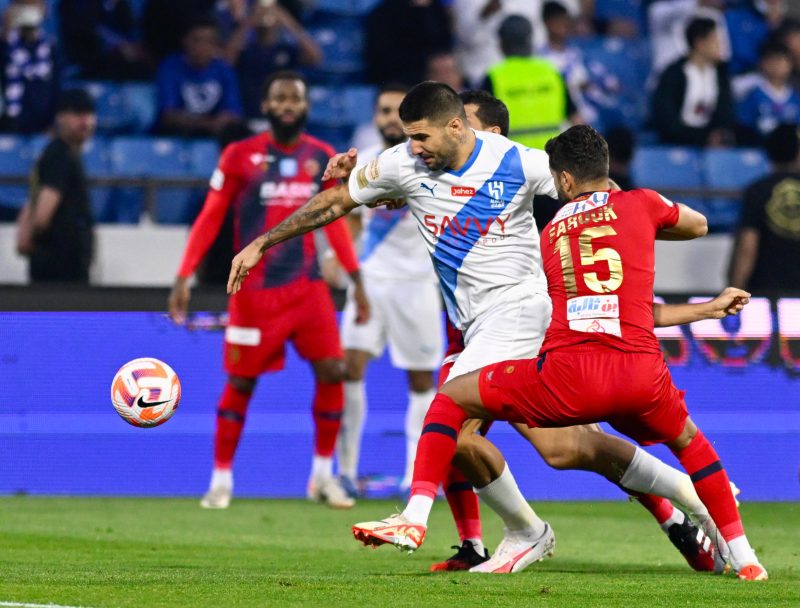 الهلال وضمك - ميتروفيتش