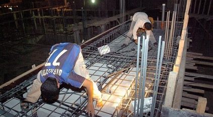 عمالة بلا تخصص تدير بناء المنازل والعقارات في الرياض