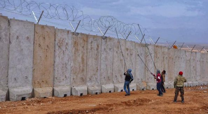 جدار خرساني على الحدود العراقية مع سوريا