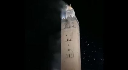 مشاهد لاهتزاز مئذنة جامع الكتبية التاريخي بعد زلزال المغرب المدمر