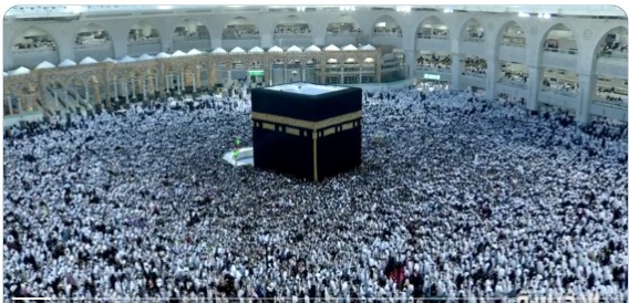 الكيفية الصحيحة لأداء الطواف حول الكعبة