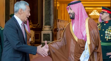 رئيس وزراء سنغافورة ينشر مقطع لقائه بـ ولي العهد على أنغام أغنية موسم الرياض