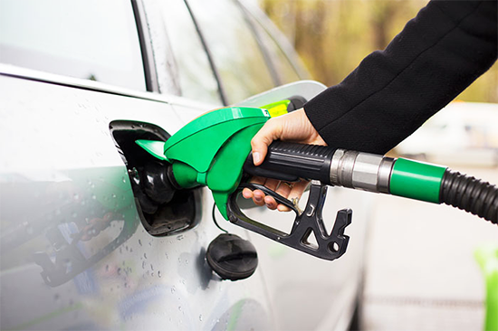 التوترات بالشرق الأوسط تثير قلقًا بشأن أسعار الوقود