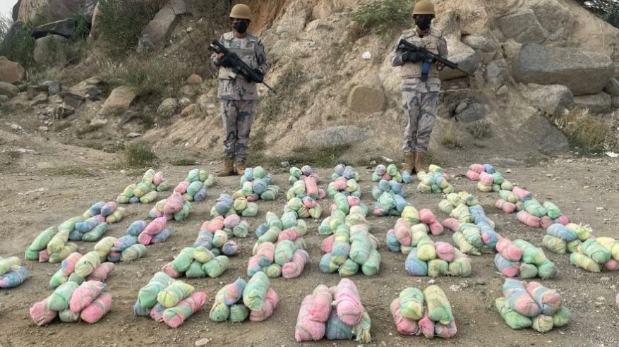 ضربات أمنية توقع بـ6 مواطنين حاولوا تهريب الحشيش والقات الإمفيتامين